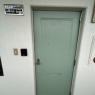 (玄関)